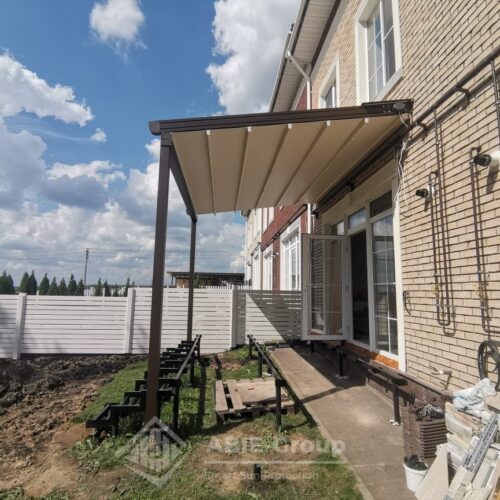 Фотографии выполненных работ компании «ABIE-GROUP»  пристенной тентовой перголы. дер.Калачёво, городской округ Домодедово, Московская область.